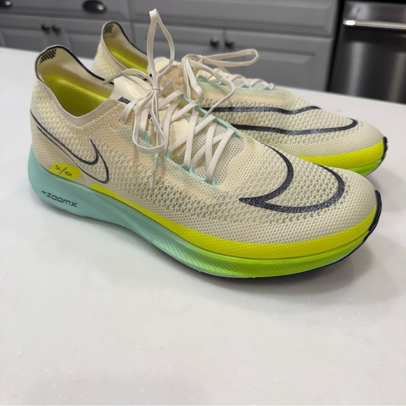 Nike ZoomX Streakfly Coconut Milk Volt Running Shoes DX3415 100 Men’s Sz 9 NEW - Picture 3 of 14